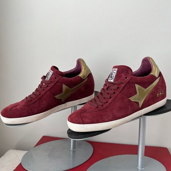 Red and Gold Star Sneakers - Picture 4 of 4